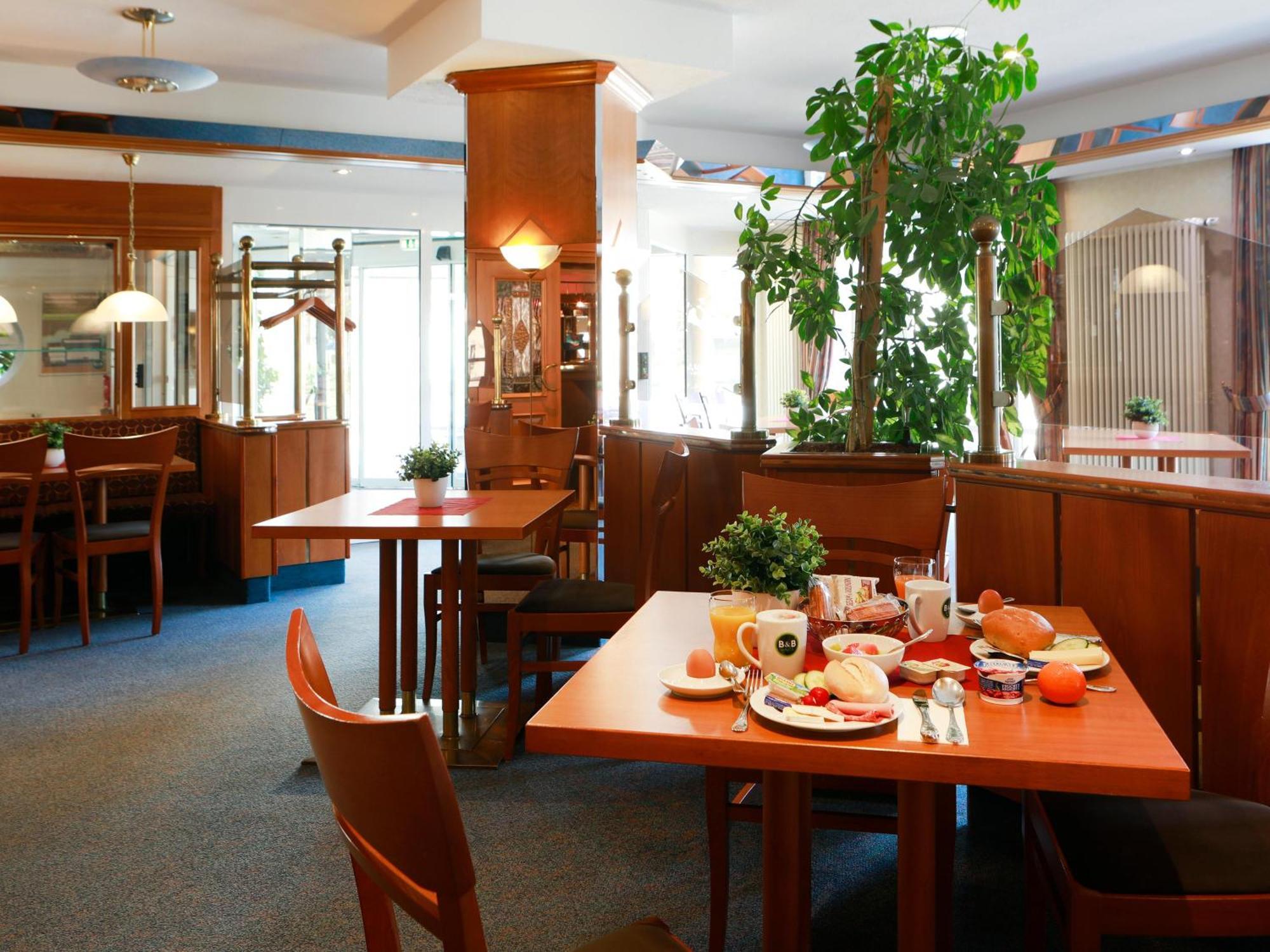 B&B Hotel Gotha-Hbf Exterior photo